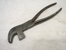 Eagle Beak Lasting Pliers